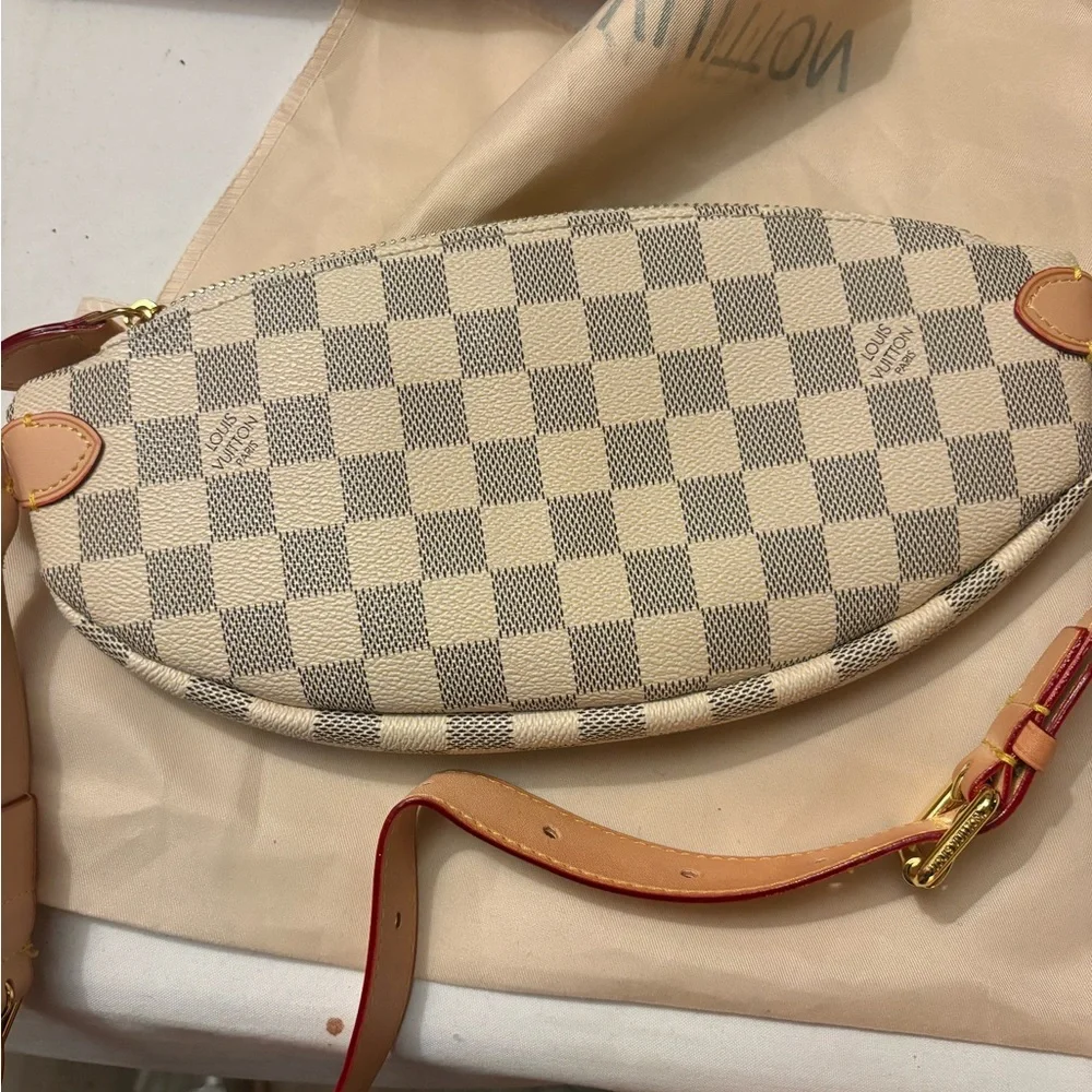 White and grey saddlebag - Picture 4 of 5